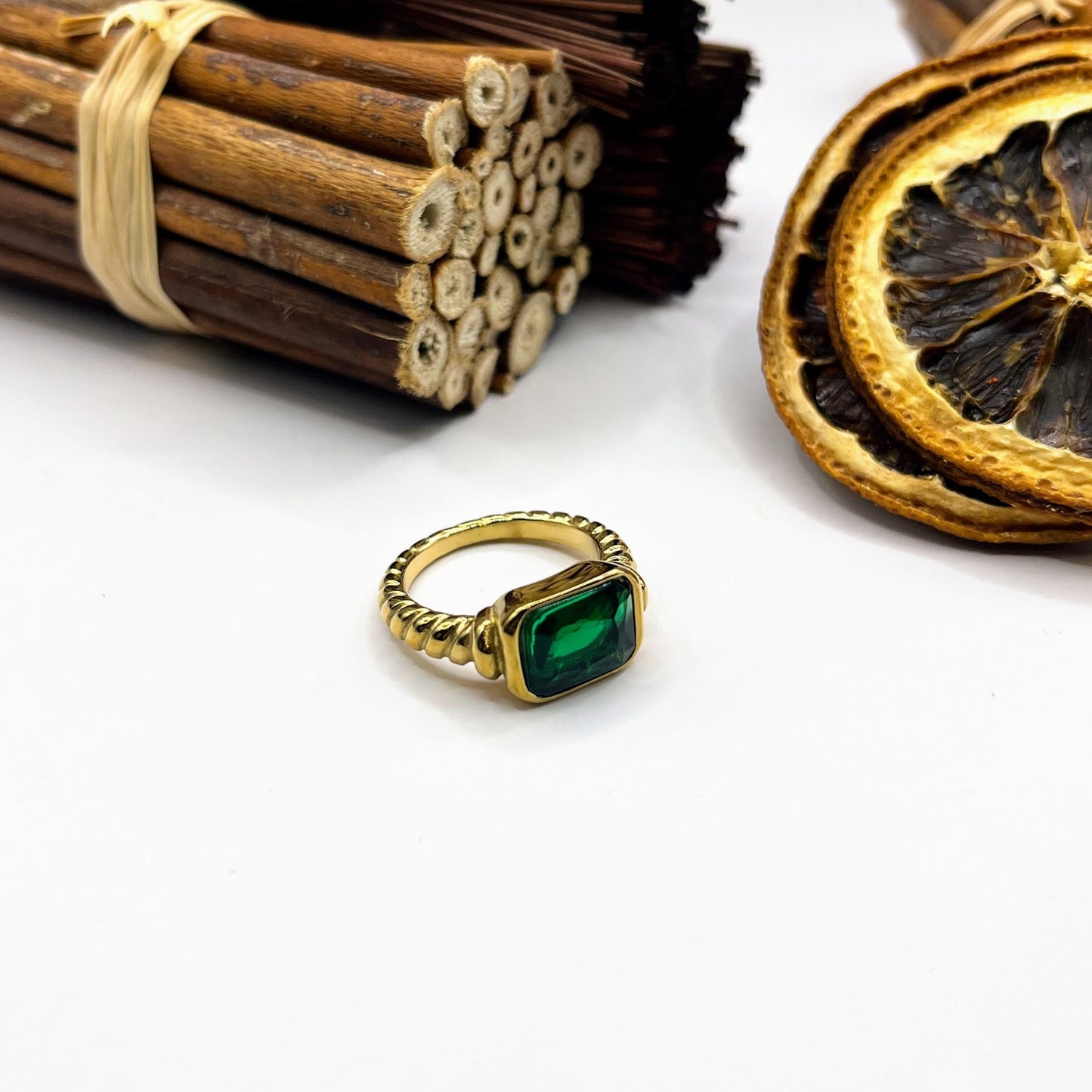 Emerald Majesty - Temple Jewelry